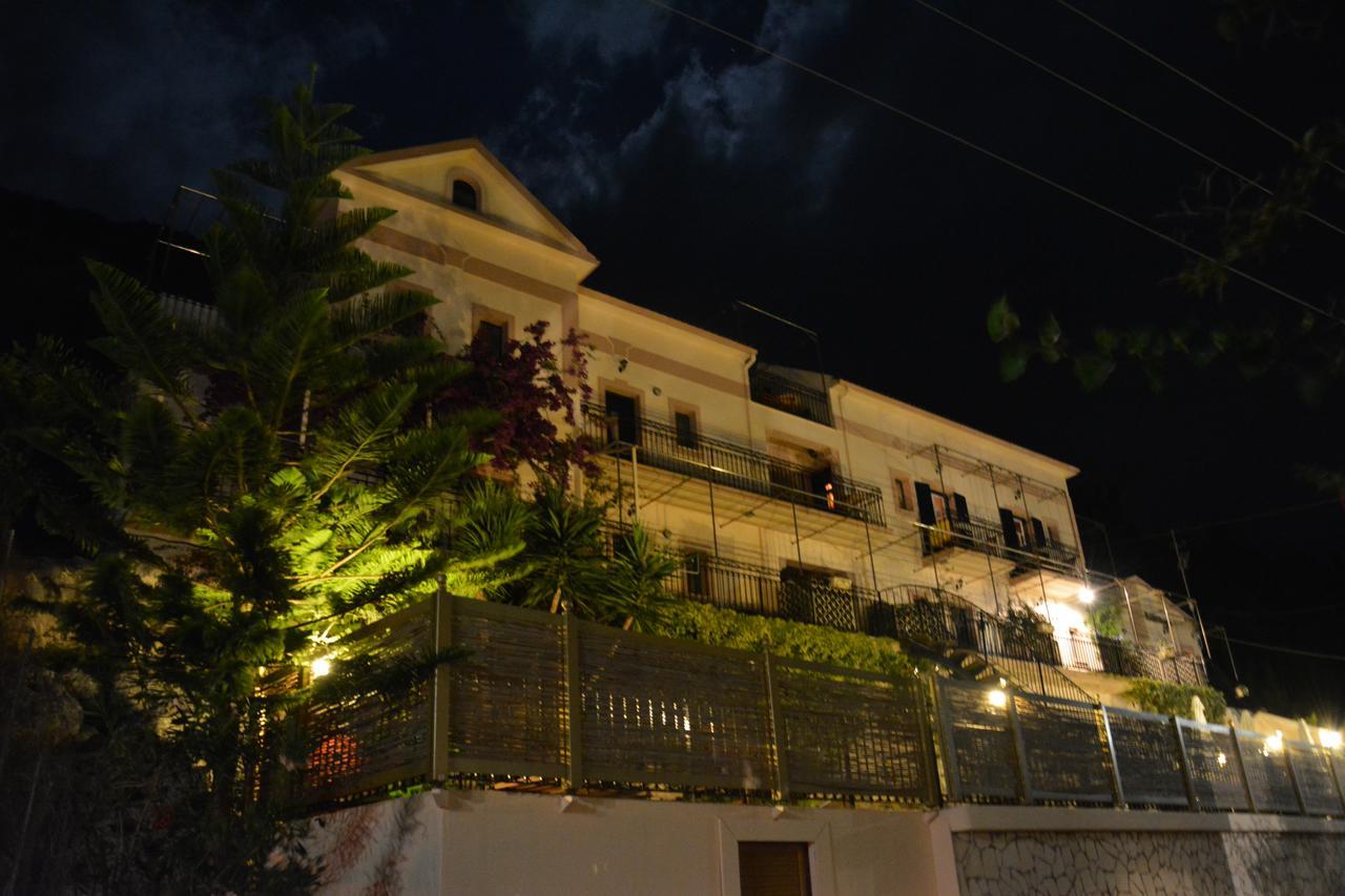 Aristotelis Apartments Frikes Exteriör bild