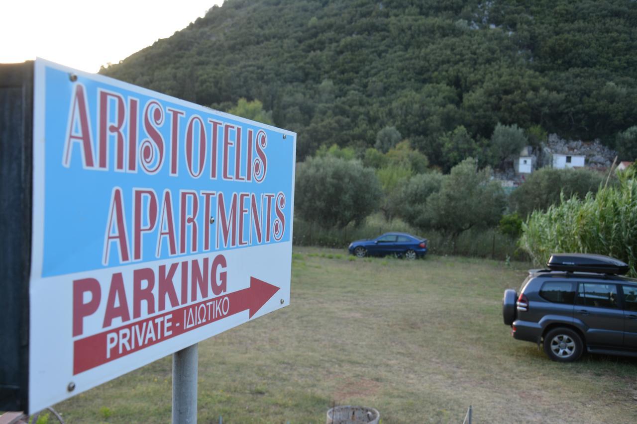 Aristotelis Apartments Frikes Exteriör bild